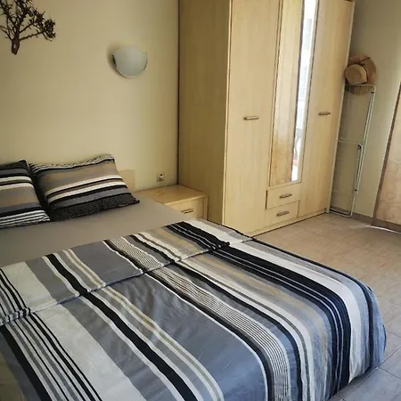 Апартамент Beach Apartment Слънчев бряг